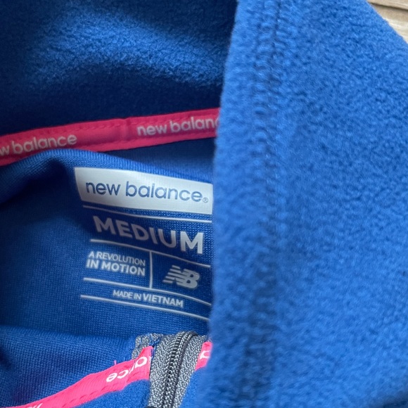 NB Fleece Mock Neck 1/4 Zip Top MEDIUM - Picture 5 of 7